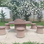 Bastyavar Csaladi Apartmanhaz - *