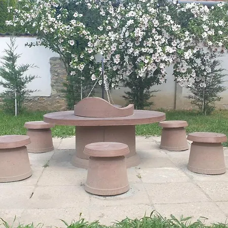 Bastyavar Csaladi Apartmanhaz - *