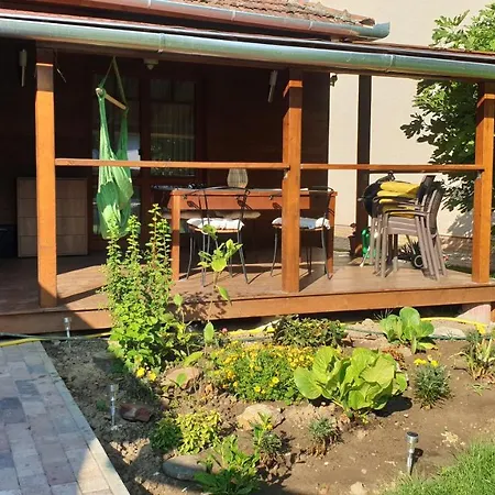 Bastyavar Csaladi Apartmanhaz - *