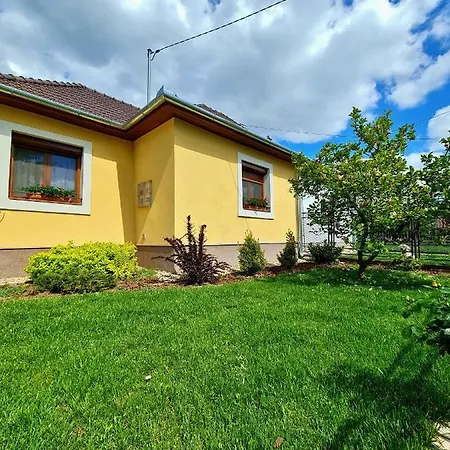 Bastyavar Csaladi Apartmanhaz - * Gyula