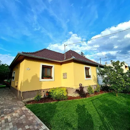 Bastyavar Csaladi Apartmanhaz - * Gyula