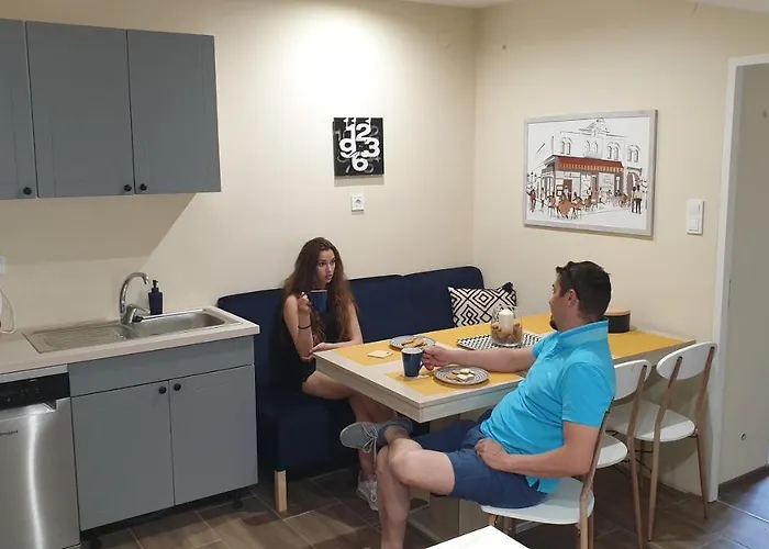 Bastyavar Csaladi Apartmanhaz - * Gyula