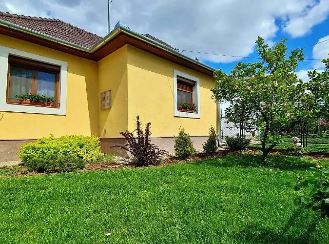 Bastyavar Csaladi Apartmanhaz - * Gyula